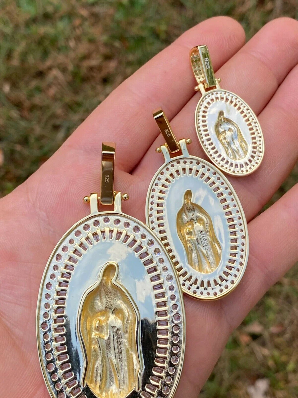 14k Gold Real 925 Sterling Silver Virgin Mary Necklace Pendant Iced Medallion 9 14k Gold Real 925 Sterling Silver Virgin Mary Necklace Pendant Iced Medallion - Image 7
