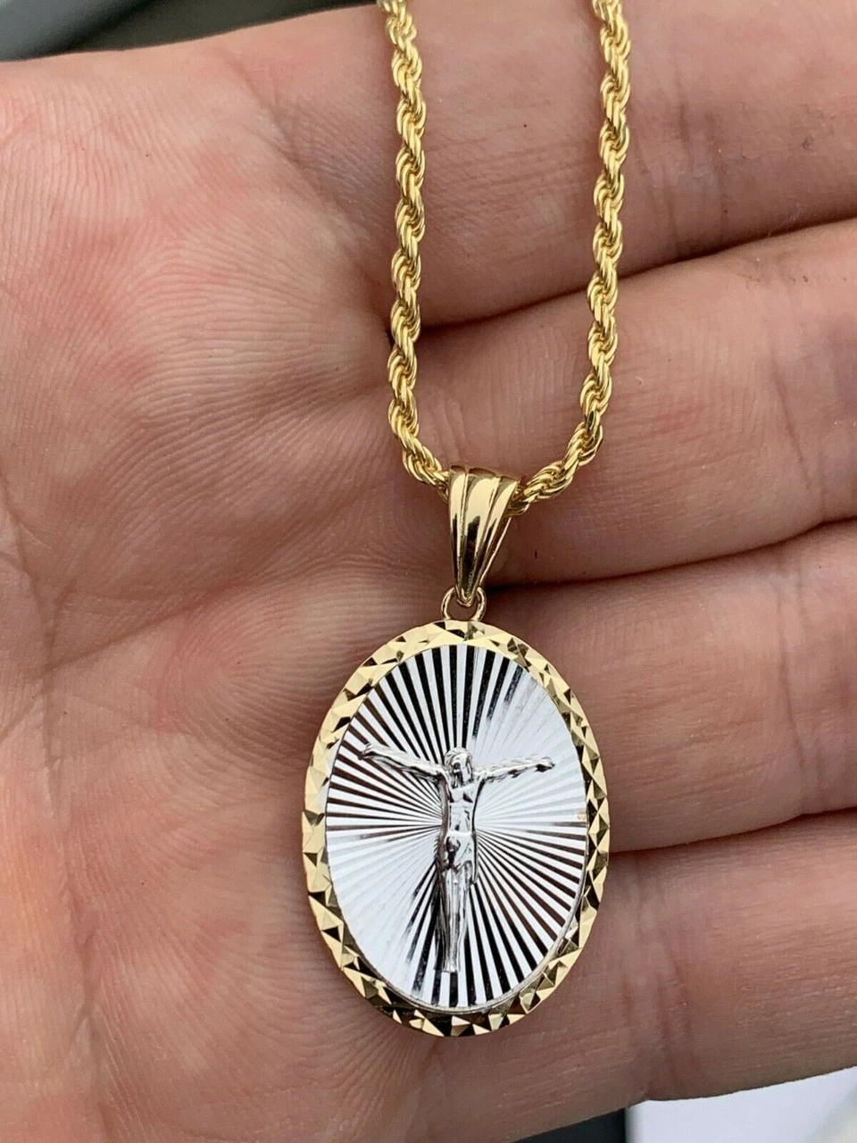 14k Yellow Gold & 925 Sterling Silver Jesus Medallion Pendant Diamond Cut ITALY 4 14k Yellow Gold & 925 Sterling Silver Jesus Medallion Pendant Diamond Cut ITALY - Image 2