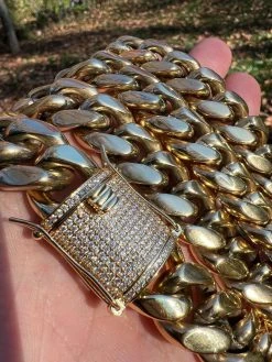 18mm KILO Miami Cuban Chain Bracelet 14k Gold Plated Stainless MOISSANITE Clasp 25 18mm KILO Miami Cuban Chain Bracelet 14k Gold Plated Stainless MOISSANITE Clasp -Harlem Bling Shop harlembling 18mm kilo miami cuban chain bracelet 14k gold plated stainless moissanite clasp 05404.1667572857