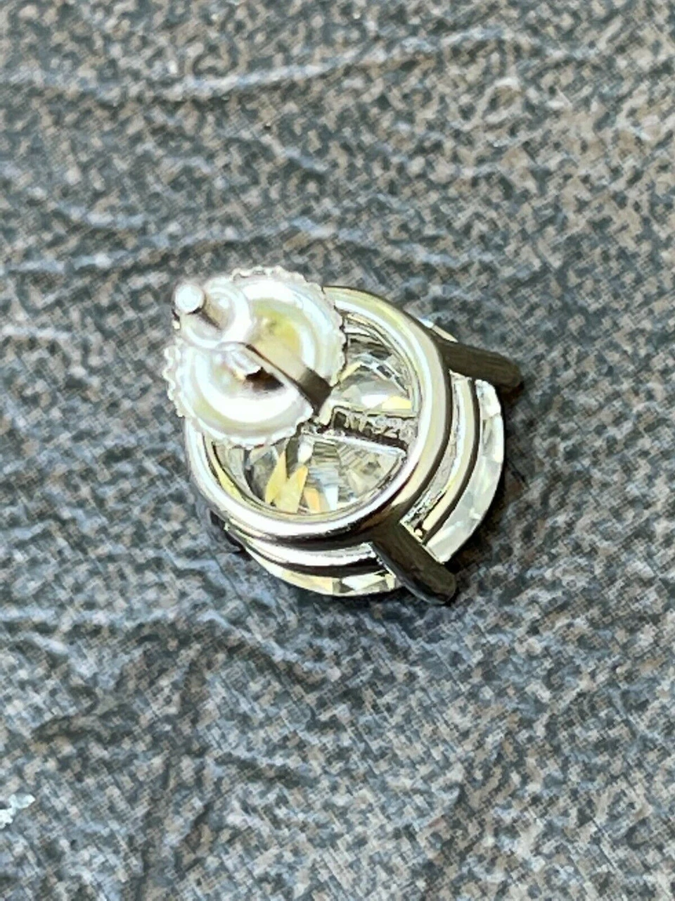 4ct TW Moissanite Screw Back Solitaire Stud Earrings - GRA Certified D VVS1 8mm 9 4ct TW Moissanite Screw Back Solitaire Stud Earrings - GRA Certified D VVS1 8mm - Image 7