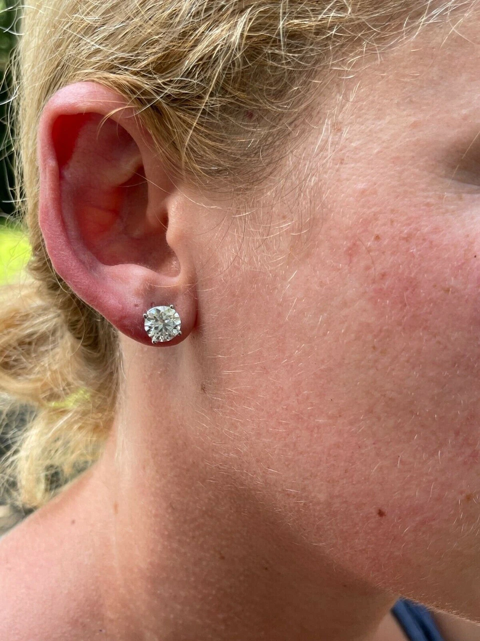 4ct TW Moissanite Screw Back Solitaire Stud Earrings - GRA Certified D VVS1 8mm 11 4ct TW Moissanite Screw Back Solitaire Stud Earrings - GRA Certified D VVS1 8mm - Image 9