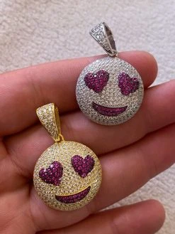 925 Silver Hip Hop Smiling Face Heart Eyes Emoji Love Necklace Iced Smiley -Harlem Bling Shop harlembling 925 silver hip hop smiling face heart eyes emoji love necklace iced smiley 25338.1664388123