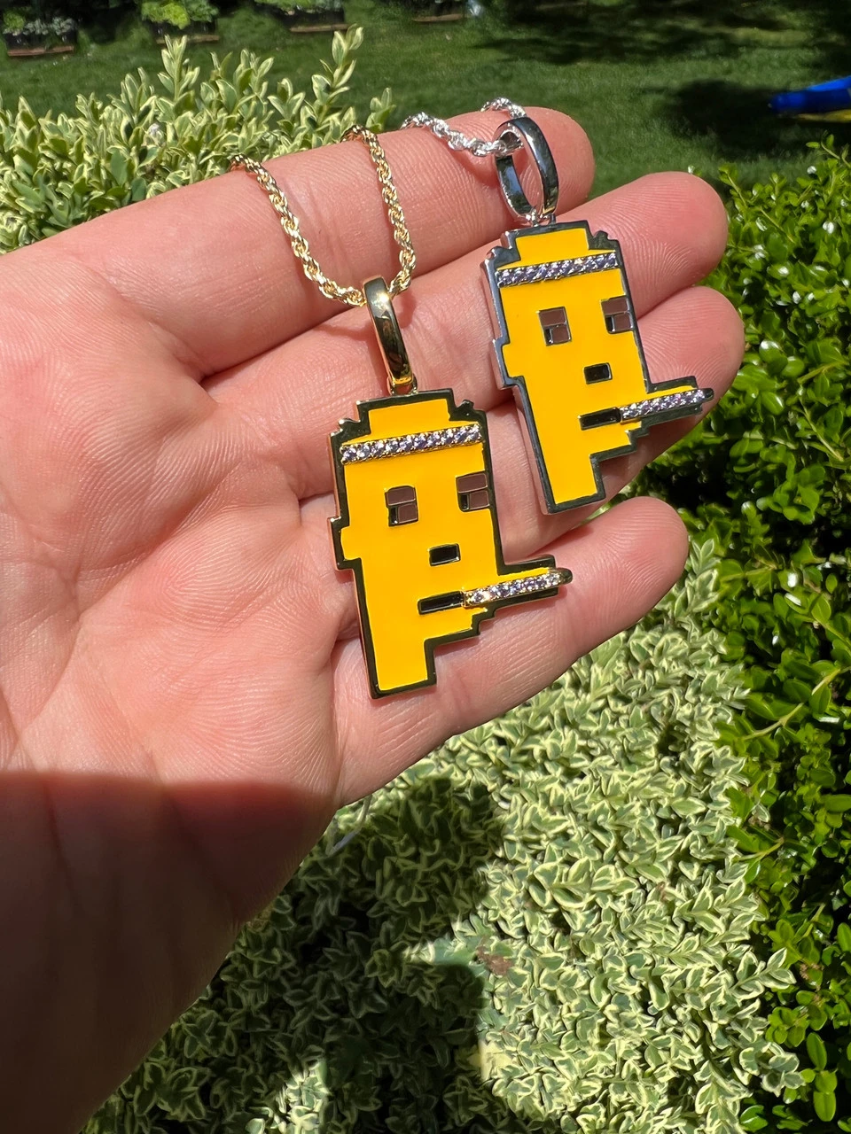 MOISSANITE Limited Edition - Cryptopunk NFT #4 Guy Smoking Blunt Iced Pendant Necklace Solid 925 Silver / 14k Gold 6 MOISSANITE Limited Edition - Cryptopunk NFT #4 Guy Smoking Blunt Iced Pendant Necklace Solid 925 Silver / 14k Gold - Image 4