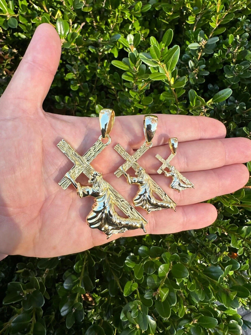 Jesus Carrying Cross Pendant Plain Necklace 14k Gold Vermeil 925 Silver - 3 Size 18 Jesus Carrying Cross Pendant Plain Necklace 14k Gold Vermeil 925 Silver - 3 Size - Image 16