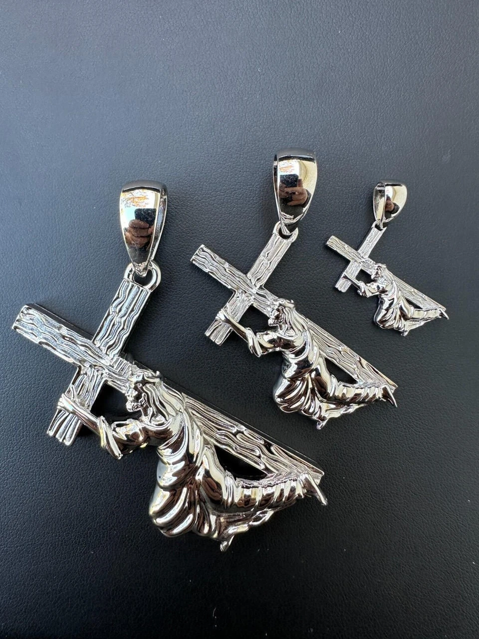 Jesus Carrying Cross Plain Crucifix Pendant Necklace 925 Sterling Silver 3 Sizes 15 Jesus Carrying Cross Plain Crucifix Pendant Necklace 925 Sterling Silver 3 Sizes - Image 13