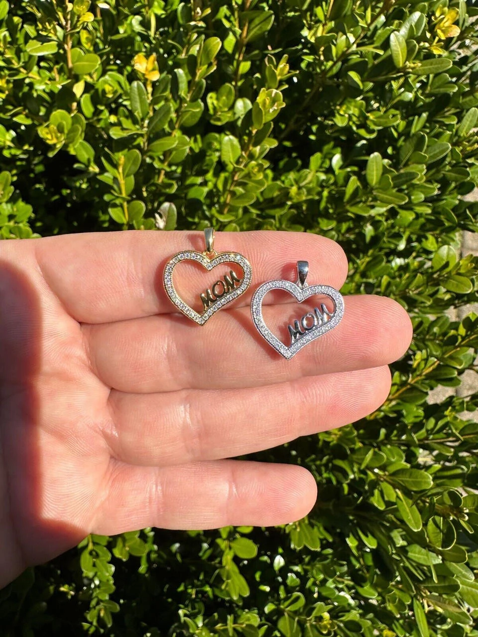 MOISSANITE 925 Silver/Gold Iced Mom Heart Shape Love Mother Day Pendant Necklace 6 MOISSANITE 925 Silver/Gold Iced Mom Heart Shape Love Mother Day Pendant Necklace - Image 4