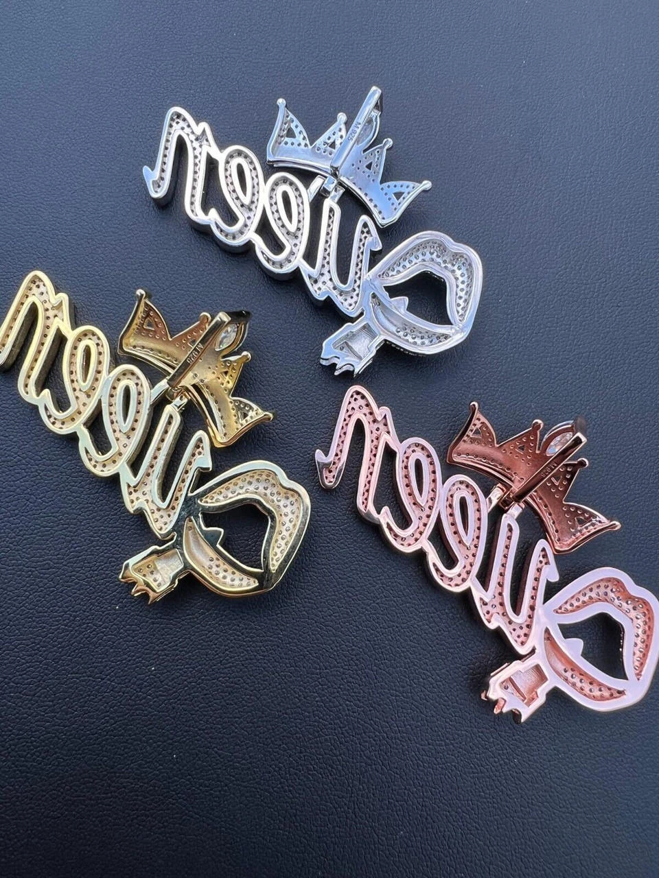 MOISSANITE 925 Silver/Gold/Rose Iced Queen W. Crown & Lipstick Pendant Necklace 16 MOISSANITE 925 Silver/Gold/Rose Iced Queen W. Crown & Lipstick Pendant Necklace - Image 14