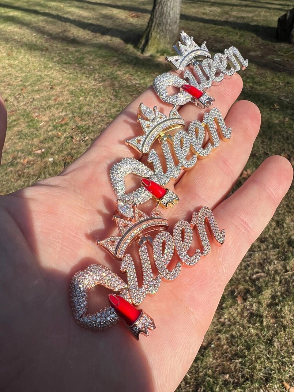 MOISSANITE 925 Silver/Gold/Rose Iced Queen W. Crown & Lipstick Pendant Necklace 7 MOISSANITE 925 Silver/Gold/Rose Iced Queen W. Crown & Lipstick Pendant Necklace - Image 5