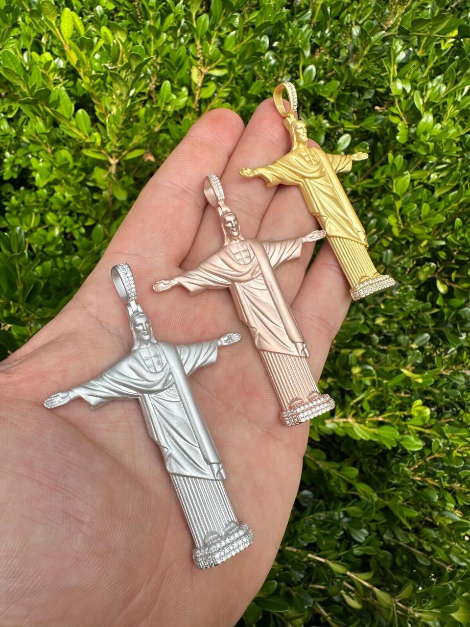 MOISSANITE Christ The Redeemer 925 Silver/ Yellow Rose Gold Necklace Jesus Piece 19 MOISSANITE Christ The Redeemer 925 Silver/ Yellow Rose Gold Necklace Jesus Piece - Image 17