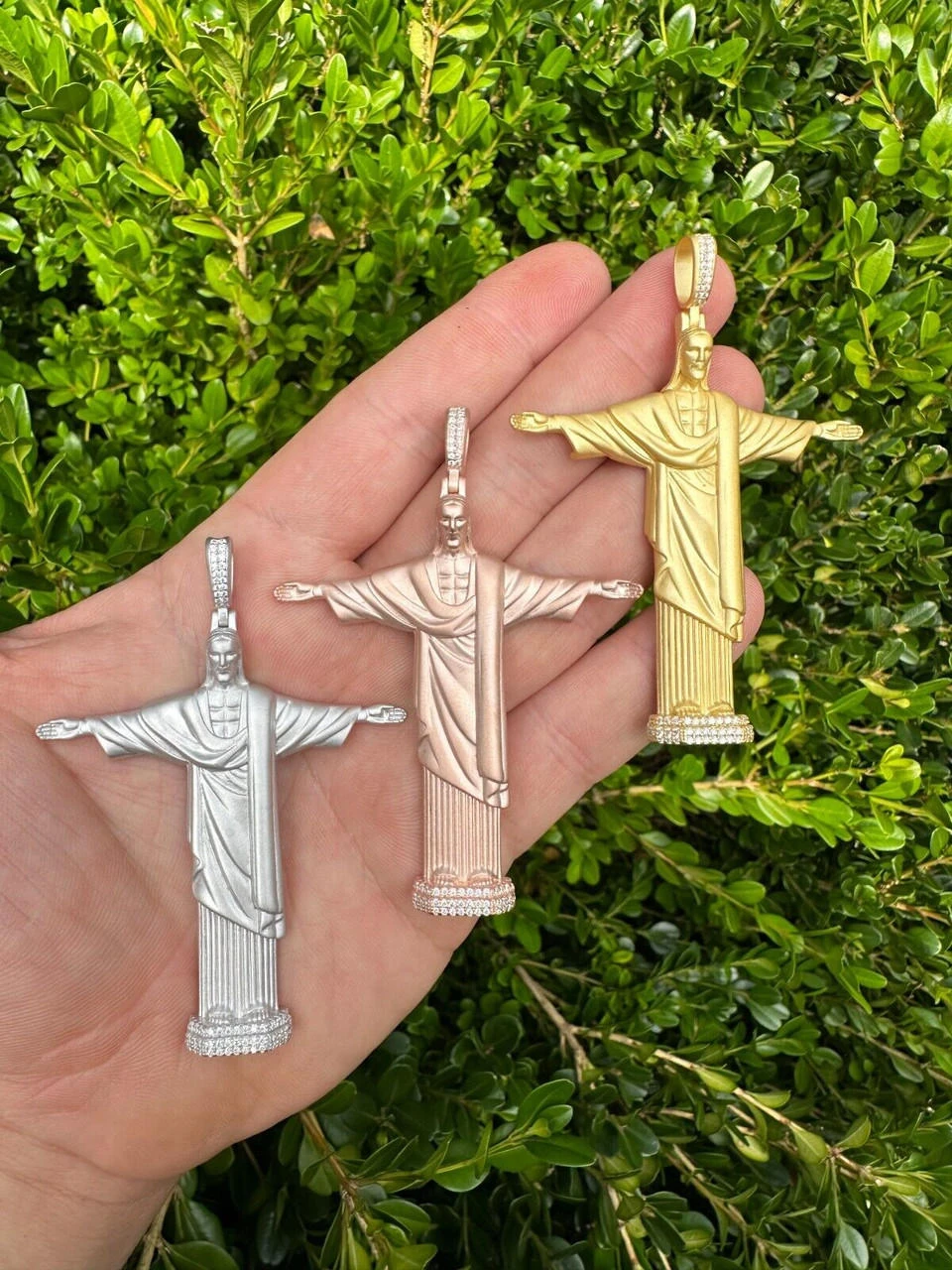 MOISSANITE Christ The Redeemer 925 Silver/ Yellow Rose Gold Necklace Jesus Piece 7 MOISSANITE Christ The Redeemer 925 Silver/ Yellow Rose Gold Necklace Jesus Piece - Image 5