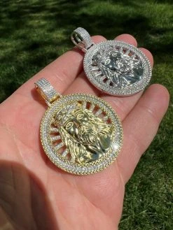 Moissanite Jesus Round Medallion Pendant Necklace Iced Hip Hop Pass Diamond Test 17 Moissanite Jesus Round Medallion Pendant Necklace Iced Hip Hop Pass Diamond Test -Harlem Bling Shop harlembling moissanite jesus round medallion pendant necklace iced hip hop pass diamond test 60848.1664360775