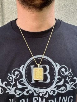 Moissanite Lucky King Of Diamonds 925 Silver/Gold Plated Iced Poker Card Pendant 30 Moissanite Lucky King Of Diamonds 925 Silver/Gold Plated Iced Poker Card Pendant -Harlem Bling Shop harlembling moissanite lucky king of diamonds 925 silvergold plated iced poker card pendant 98393.1683925083