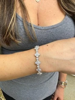 Moissanite Real 925 Silver 10mm Iced Clover Flower Tennis Bracelet Mens Ladies 26 Moissanite Real 925 Silver 10mm Iced Clover Flower Tennis Bracelet Mens Ladies -Harlem Bling Shop harlembling moissanite real 925 silver 10mm iced clover flower tennis bracelet mens ladies 91362.1697597203