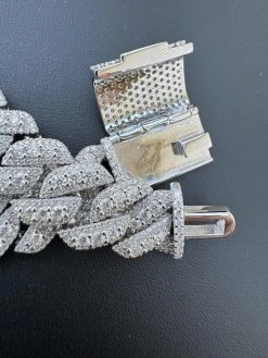 MOISSANITE Real Miami Cuban Link Chain Iced Hip Hop 925 Silver Necklace 16"-30" 32 MOISSANITE Real Miami Cuban Link Chain Iced Hip Hop 925 Silver Necklace 16"-30" -Harlem Bling Shop harlembling moissanite real miami cuban link chain iced hip hop 925 silver necklace 16 30 43399.1702962270