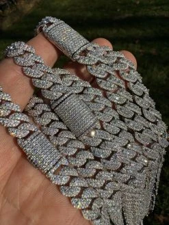 MOISSANITE Real Miami Cuban Link Chain Iced Hip Hop 925 Silver Necklace 16"-30" 36 MOISSANITE Real Miami Cuban Link Chain Iced Hip Hop 925 Silver Necklace 16"-30" -Harlem Bling Shop harlembling moissanite real miami cuban link chain iced hip hop 925 silver necklace 16 30 46854.1702962246
