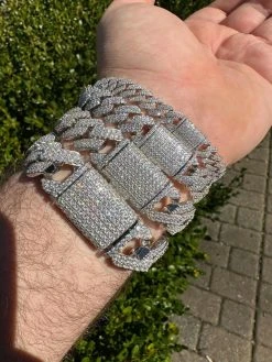 MOISSANITE Real Miami Cuban Link Prong Bracelet Iced Solid 925 Sterling Silver 23 MOISSANITE Real Miami Cuban Link Prong Bracelet Iced Solid 925 Sterling Silver -Harlem Bling Shop harlembling moissanite real miami cuban link prong bracelet iced solid 925 sterling silver 41103.1678474679