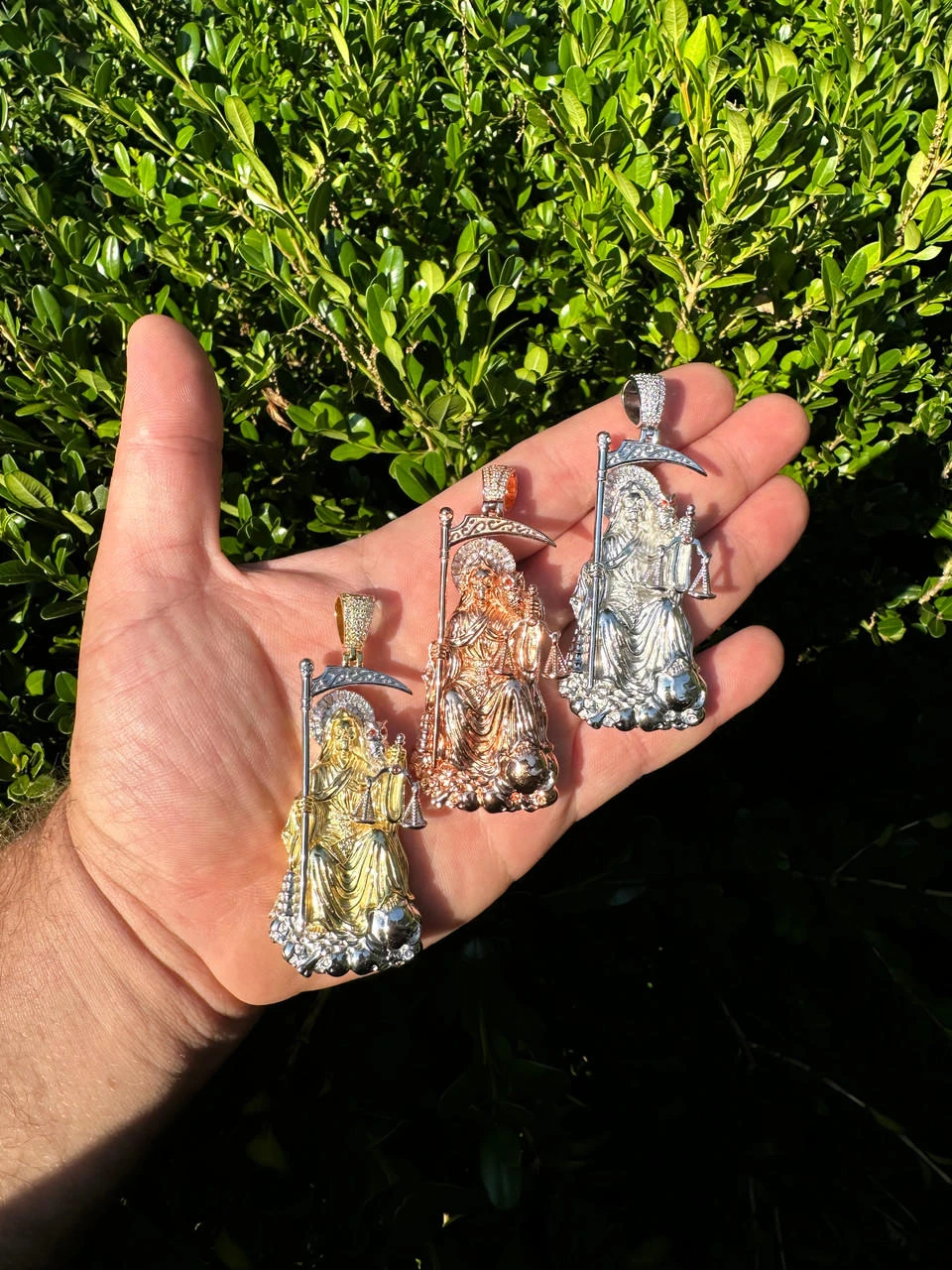 MOISSANITE Santa Muerte Grim Reaper Pendant 925 Silver / 14k Gold Rose Necklace 14 MOISSANITE Santa Muerte Grim Reaper Pendant 925 Silver / 14k Gold Rose Necklace - Image 12