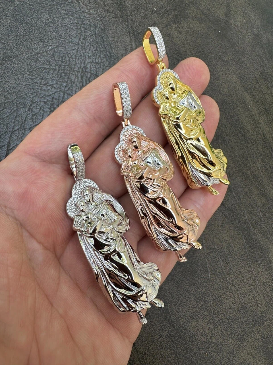 MOISSANITE Virgin Mary 3D Pendant Real 925 Silver/ Yellow Rose Gold Necklace 15 MOISSANITE Virgin Mary 3D Pendant Real 925 Silver/ Yellow Rose Gold Necklace - Image 13