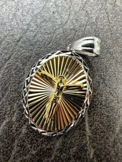 Real 925 Silver 14k Gold Plated Jesus Medallion Pendant Diamond Cut Necklace 27 Real 925 Silver 14k Gold Plated Jesus Medallion Pendant Diamond Cut Necklace -Harlem Bling Shop harlembling real 925 silver 14k gold plated jesus medallion pendant diamond cut necklace 32801.1678215072