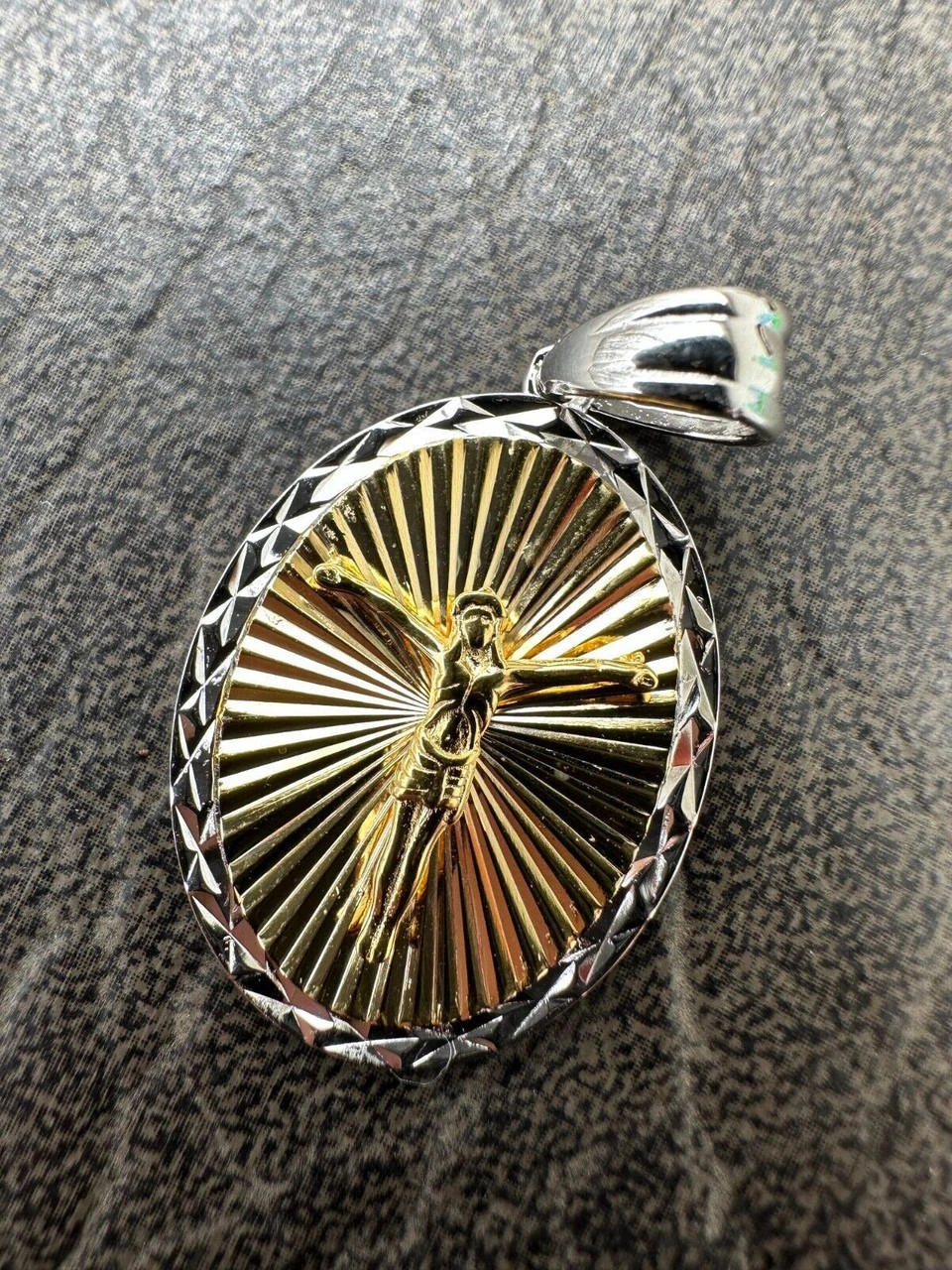 Real 925 Silver 14k Gold Plated Jesus Medallion Pendant Diamond Cut Necklace 9 Real 925 Silver 14k Gold Plated Jesus Medallion Pendant Diamond Cut Necklace - Image 7