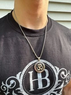 Real 925 Silver / 14k Gold Plated Ohn Hindu Om Big 1" Medallion Pendant Necklace 37 Real 925 Silver / 14k Gold Plated Ohn Hindu Om Big 1" Medallion Pendant Necklace -Harlem Bling Shop harlembling real 925 silver 14k gold plated ohn hindu om big 1 medallion pendant necklace 13996.1684271282