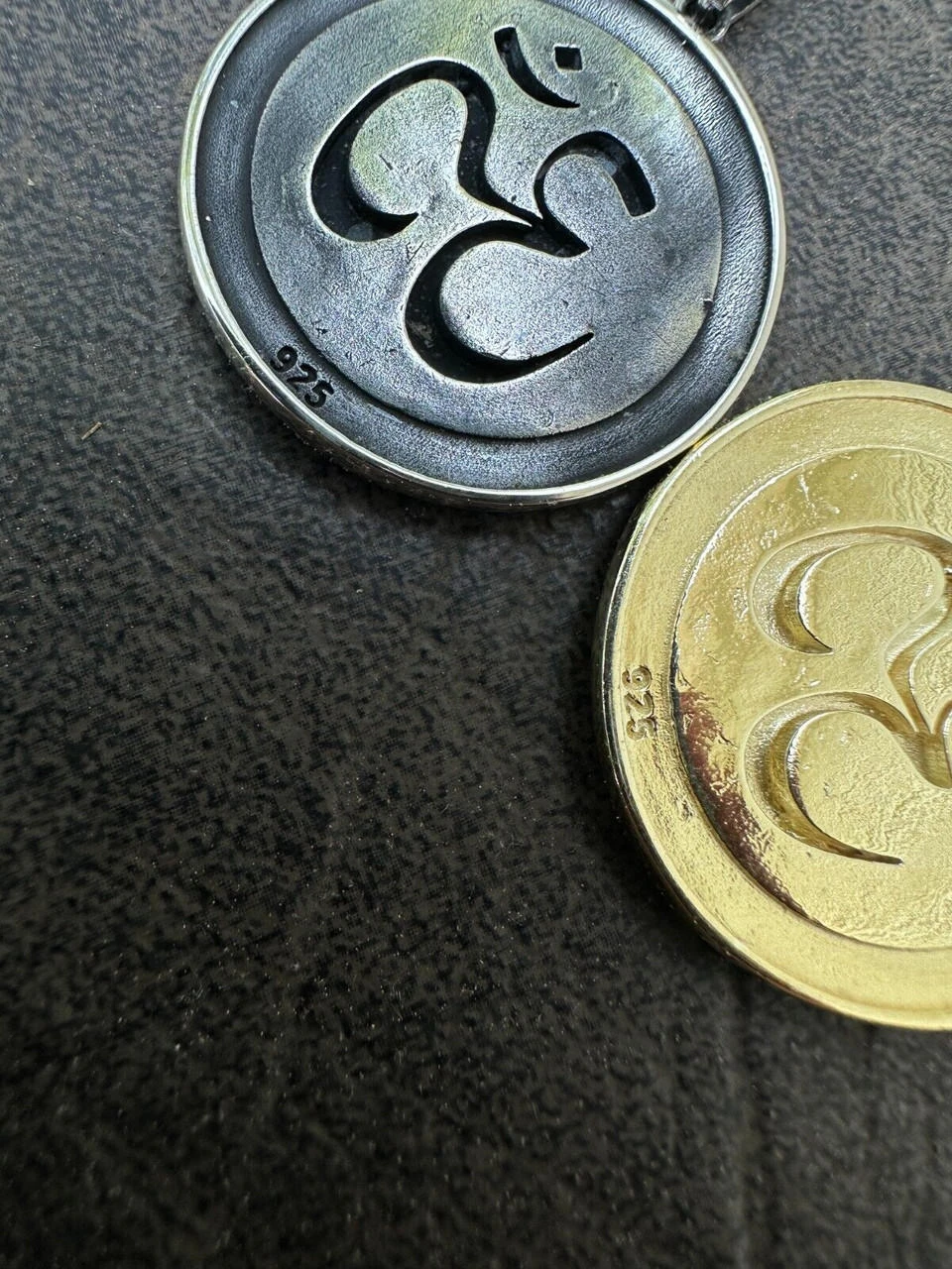 Real 925 Silver / 14k Gold Plated Ohn Hindu Om Big 1" Medallion Pendant Necklace 9 Real 925 Silver / 14k Gold Plated Ohn Hindu Om Big 1" Medallion Pendant Necklace - Image 7