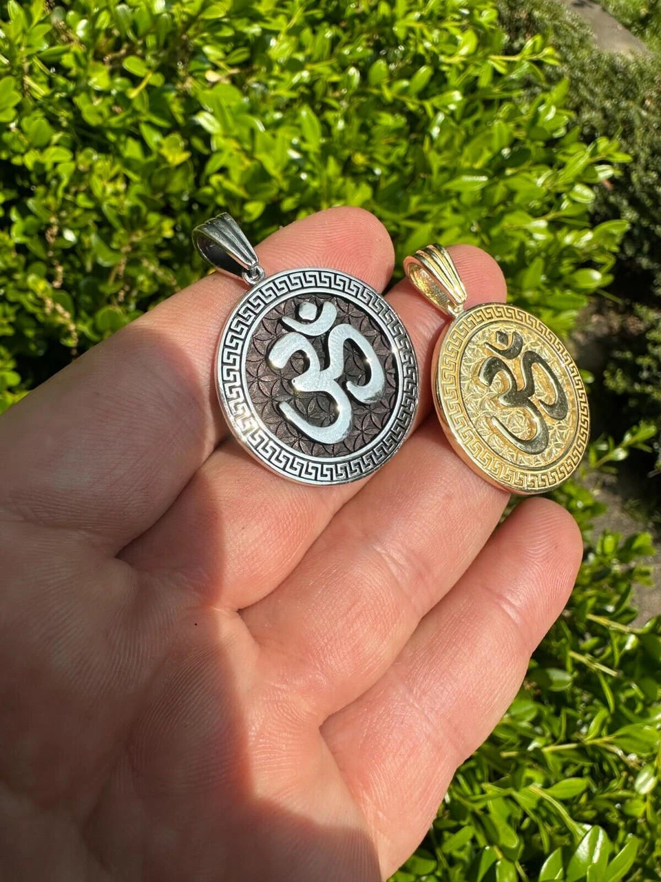 Real 925 Silver / 14k Gold Plated Ohn Hindu Om Big 1" Medallion Pendant Necklace 10 Real 925 Silver / 14k Gold Plated Ohn Hindu Om Big 1" Medallion Pendant Necklace - Image 8