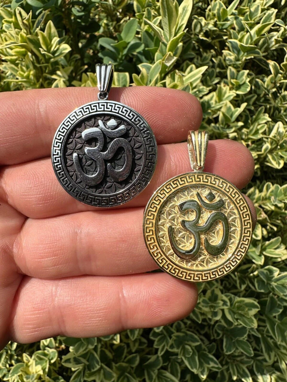 Real 925 Silver / 14k Gold Plated Ohn Hindu Om Big 1" Medallion Pendant Necklace 12 Real 925 Silver / 14k Gold Plated Ohn Hindu Om Big 1" Medallion Pendant Necklace - Image 10