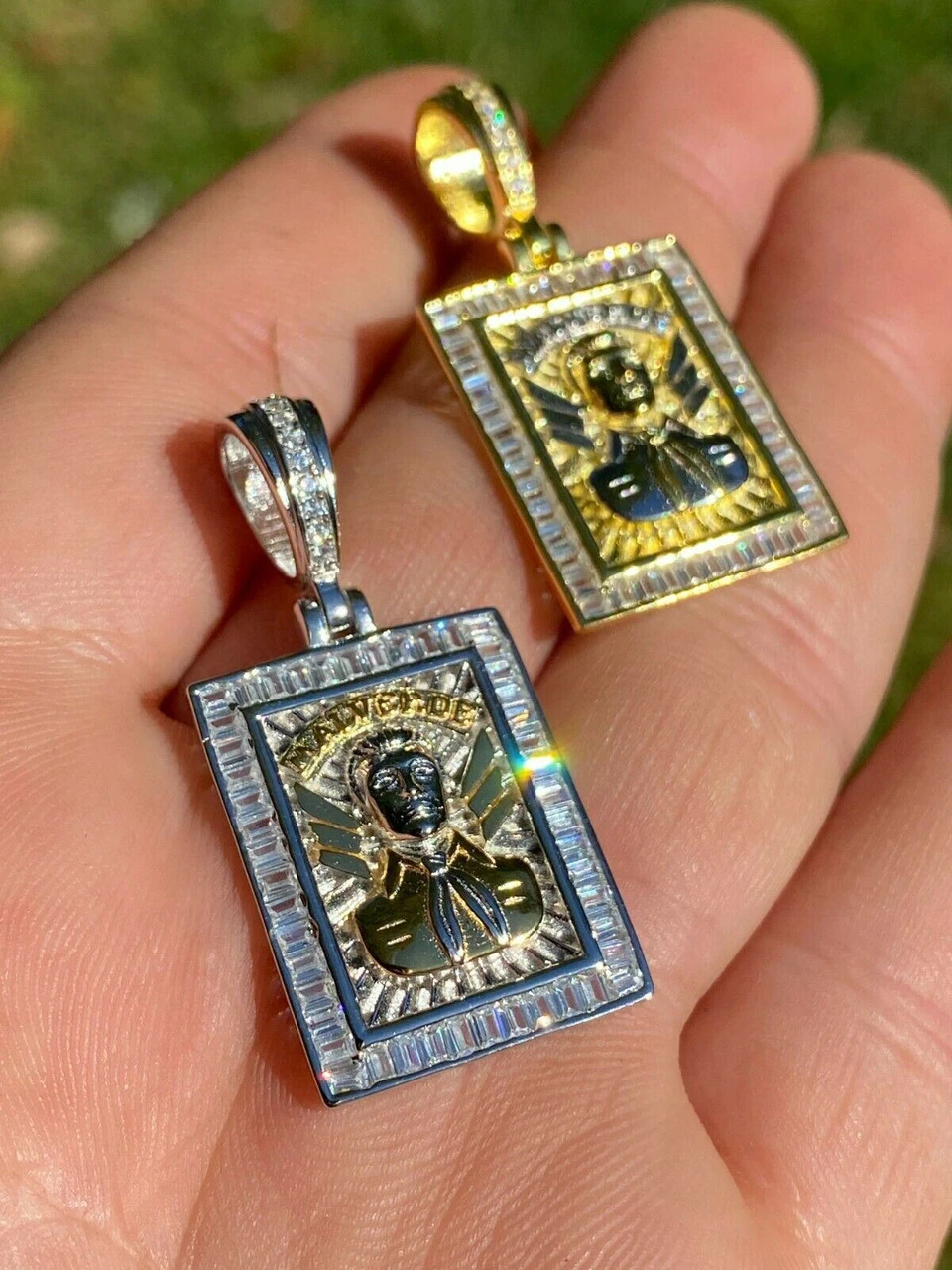 Real 925 Sterling Silver & Gold Iced Jesus Malverde Medallion Protección Medalla 4 Real 925 Sterling Silver & Gold Iced Jesus Malverde Medallion Protección Medalla - Image 2