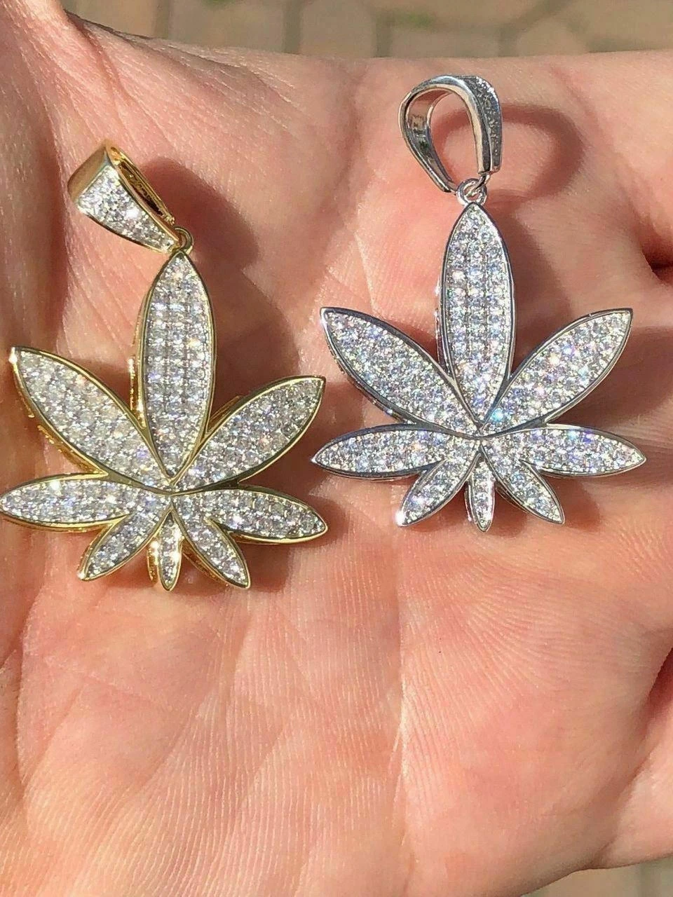 Real Iced VVS MOISSANITE 925 Silver/Gold Plated Marijuana Weed Pendant Necklace 6 Real Iced VVS MOISSANITE 925 Silver/Gold Plated Marijuana Weed Pendant Necklace - Image 4