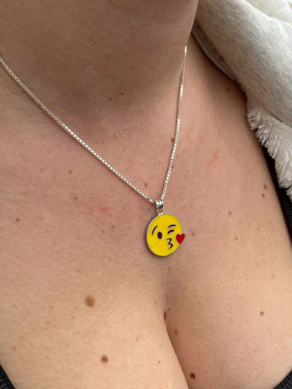 Smiley Blow Kiss Love Emoji Solid 925 Sterling Silver 1" Pendant For Necklace 12 Smiley Blow Kiss Love Emoji Solid 925 Sterling Silver 1" Pendant For Necklace - Image 10
