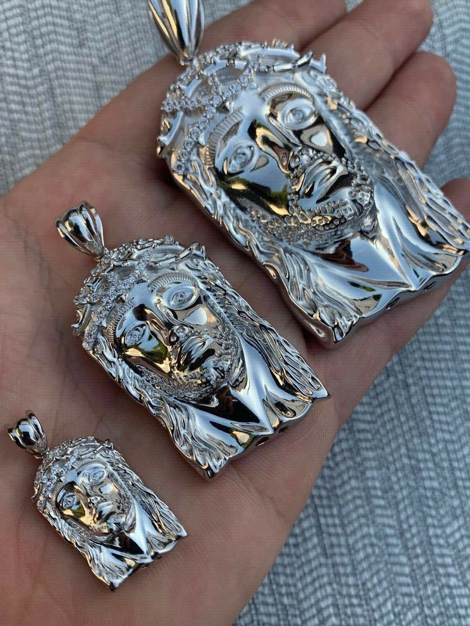 Solid 925 Sterling Silver Jesus Pendant 14 Solid 925 Sterling Silver Jesus Pendant - Image 12