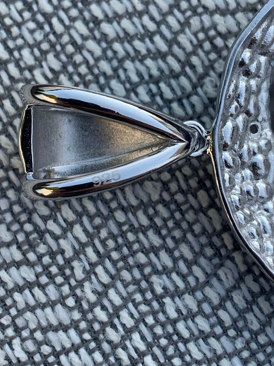 Solid 925 Sterling Silver Jesus Pendant 10 Solid 925 Sterling Silver Jesus Pendant - Image 8