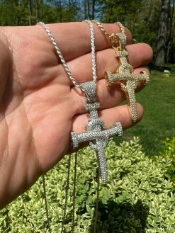MOISSANITE Silver Gold Real Iced Hip Hop Nail Cross Pendant Pass Diamond Tester 19 MOISSANITE Silver Gold Real Iced Hip Hop Nail Cross Pendant Pass Diamond Tester -Harlem Bling Shop hip hop moissanite silver gold real iced hip hop nail cross pendant pass diamond tester 43172.1664360817