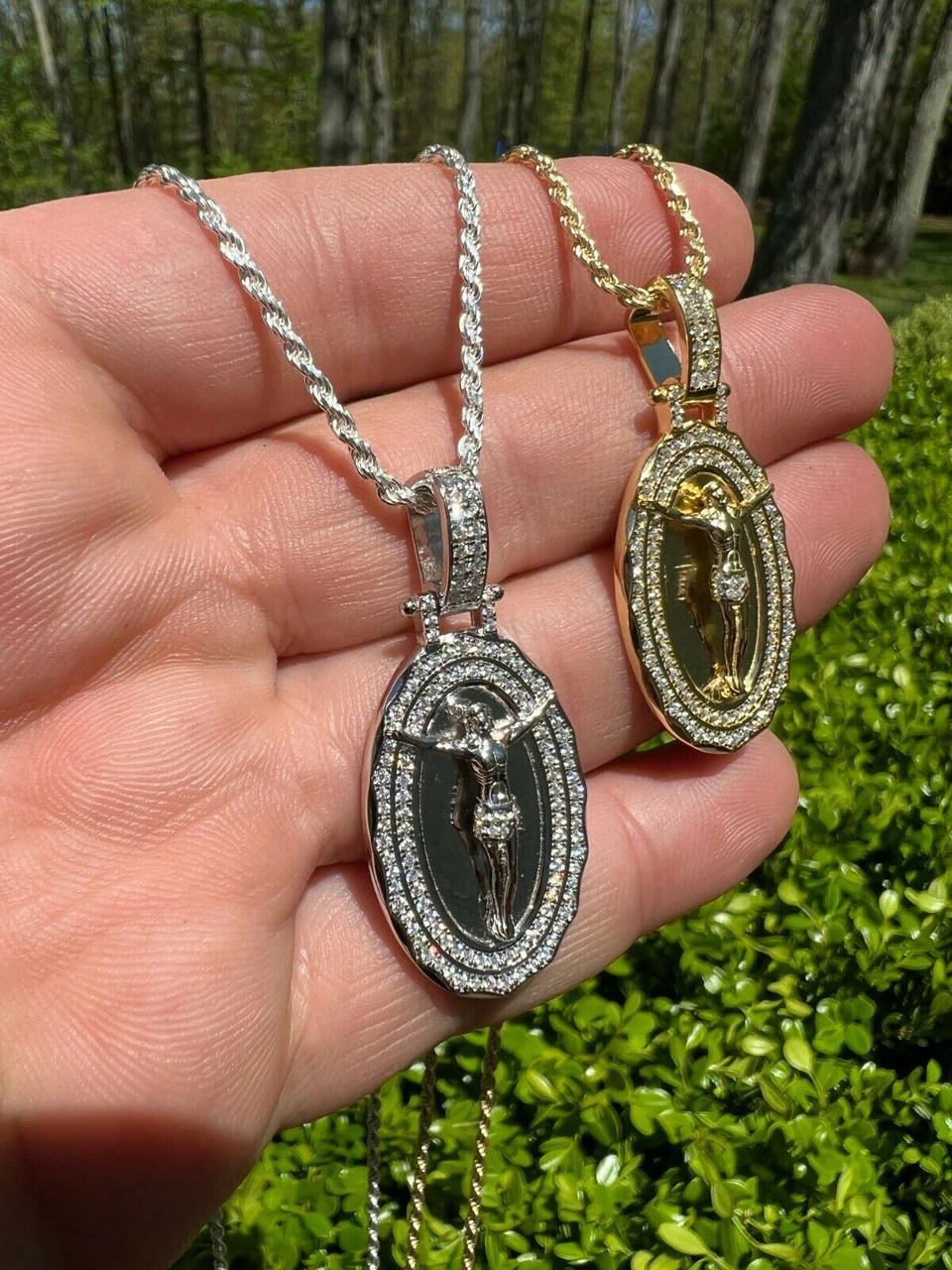 MOISSANITE Silver Gold Real Iced Jesus Oval Medallion Pendant Pass Diamond Test 6 MOISSANITE Silver Gold Real Iced Jesus Oval Medallion Pendant Pass Diamond Test - Image 4