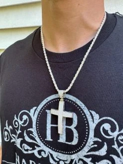 Solid 10k White Gold 3ct VVS Moissanite Cross Pendant Necklace 19g Mens Large 2" 34 Solid 10k White Gold 3ct VVS Moissanite Cross Pendant Necklace 19g Mens Large 2" -Harlem Bling Shop hip hop solid 10k white gold 3ct vvs moissanite cross pendant necklace 19g mens large 2 40258.1693789850
