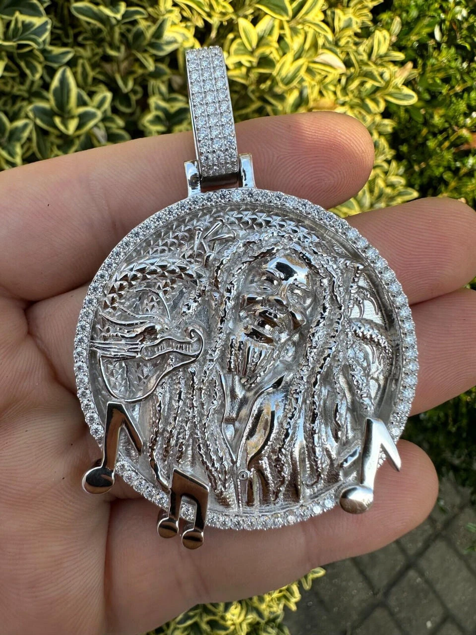 SERIES 3: Limited Edition "One Love" Pendant Harlembling X Bob Barley 11 SERIES 3: Limited Edition "One Love" Pendant Harlembling X Bob Barley - Image 9