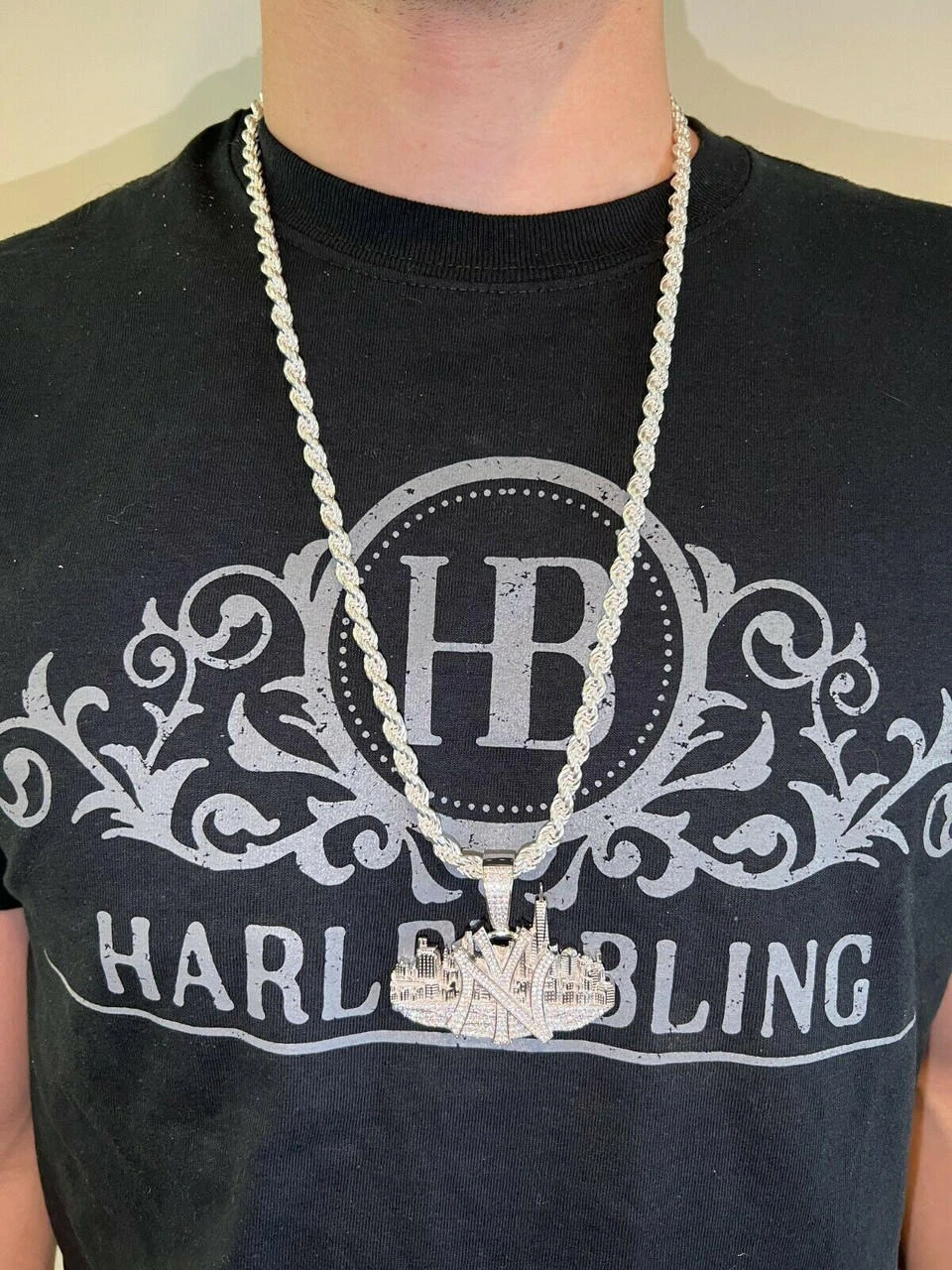 MOISSANITE Hip Hop New York NYC Skyline Pendant Icy Real 925 Silver Gold Plated 6 MOISSANITE Hip Hop New York NYC Skyline Pendant Icy Real 925 Silver Gold Plated - Image 4